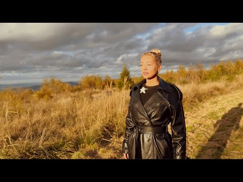 Lucia Gibarti - Mesiac nad horou (Official Music Video)