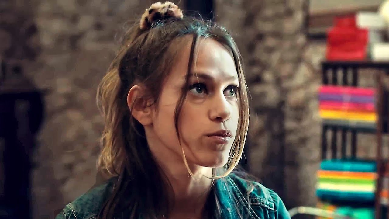 Miniature de la vidéo COMME UNE LOUVE Bande Annonce (2023) Mathilde La Musse, Sandrine Bonnaire, Drame du film Comme une louve