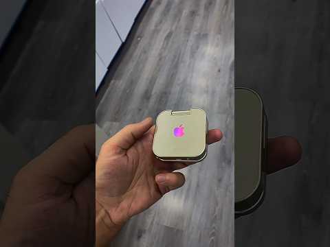 Rate This Apple Flip iPhone ⭐