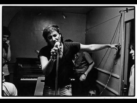 𝐀𝐫𝐞𝐚 - 𝐈𝐧𝐭𝐞𝐫𝐧𝐚𝐭𝐢𝐨𝐧𝐚𝐥 𝐏𝐎𝐏𝐮𝐥𝐚𝐫 𝐆𝐫𝐨𝐮𝐩 - Luglio, Agosto, Settembre (Nero)