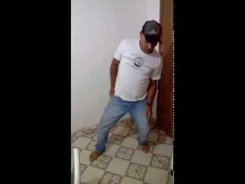 rachei de rir kkkkk peito de pomba doido