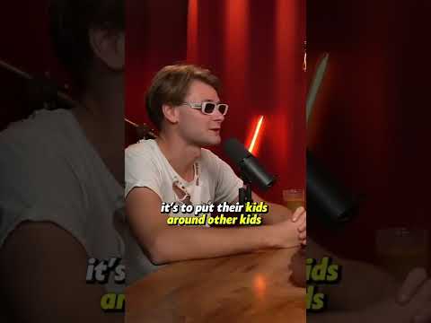 Do you know anyone who went to a boarding school? 🤔