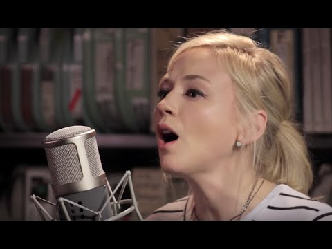 Emily Kinney - Last Chance - 4/18/2016 - Paste Studios, New York, NY