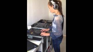 DJ Isis Cloudt Live remix