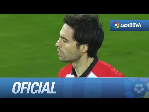 Cabezazo de Etxeita al palo