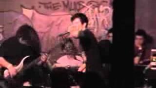 Suicide Silence - Distorted Thoughts Of Addiction (Live in Tempe,AZ 12/27/05)