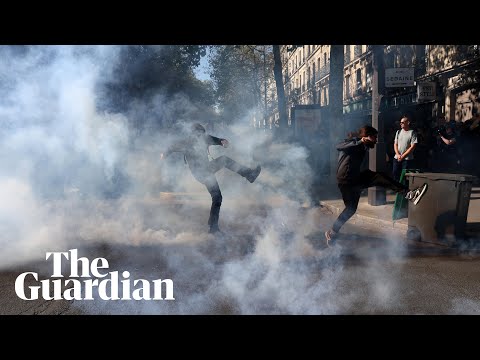 Police deploy teargas on striking protesters in Paris