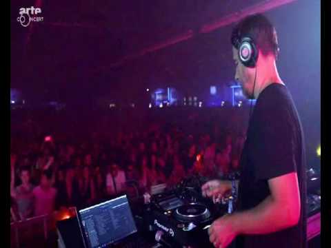 Laurent Garnier @ Peacock 2016 :  Track ID  Taho & Jules Wells - Jam - Logos Recordings