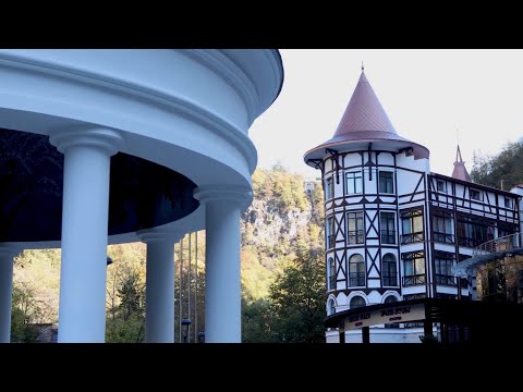 Hammock Magazine x Travel Box - Crown Plaza