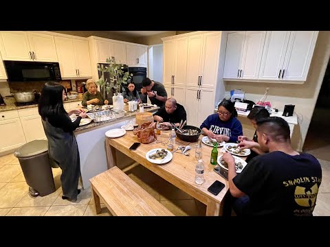 Cibo laotiano + 15 dozzine di ostriche! | La strada per il Sabaidee Fest