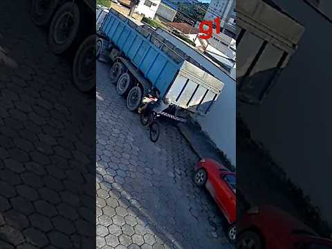 자전거 타면서 딴짓하면 생기는 일 #cycling #자전거사고