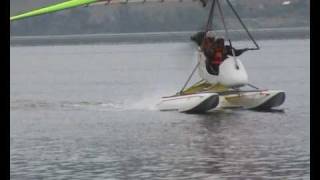 preview picture of video 'Гидро мотодельтаплан на Волге 09. ultralight aircraft floats trike'