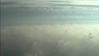 preview picture of video 'RDV avec les nuages - paramoteurs 24 janvier 2010 forum AP'