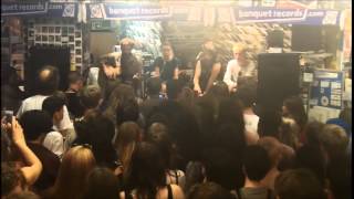 WolfAlice in-store at Banquet Records, Kingston