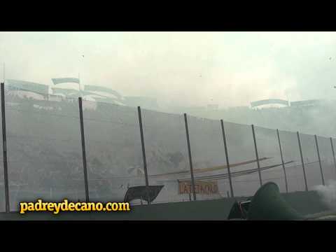 "Recibimiento de la Hinchada de Peñarol - Barra Amsterdam | Clásico Apertura 2012" Barra: Barra Amsterdam &bull; Club: Peñarol &bull; País: Uruguay