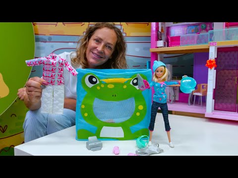 Nicole's Wonder Box - Barbie Wants to Ski - Toy Video for Kids