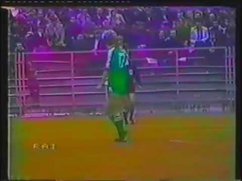 Lech Poznan v Aberdeen European C/Winners Cup 2nd Round 2nd Leg 03-11-1982