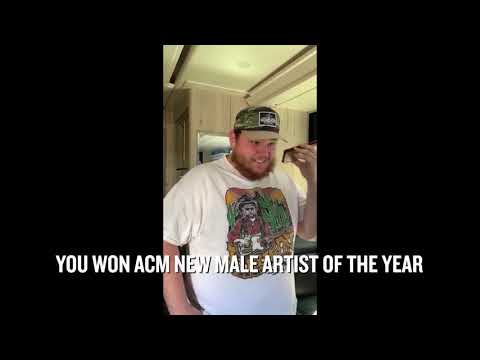 Carrie Underwood Surprises ACM New Artist of the Year Winners!