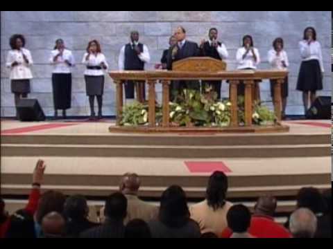 Bishop Garlington sings INTO YOUR PRESENCE/I NEED THEE/ YES, LORD MEDLEY