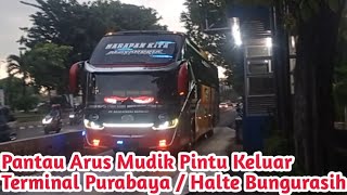 Download lagu Monitor the flow of homecoming passengers at the Purabaya Terminal Exit at the Bungurasih Bus Stop mp3 Download lagu Monitor the flow of homecoming passengers at the Purabaya Terminal Exit at the Bungurasih Bus Stop mp3