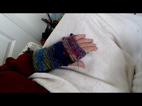 NAALBINDING MITTEN - Finnish 2+2 Stitch