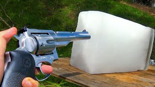 Revólver .44 Magnum VS Bloco Gigante de GELO 🥶