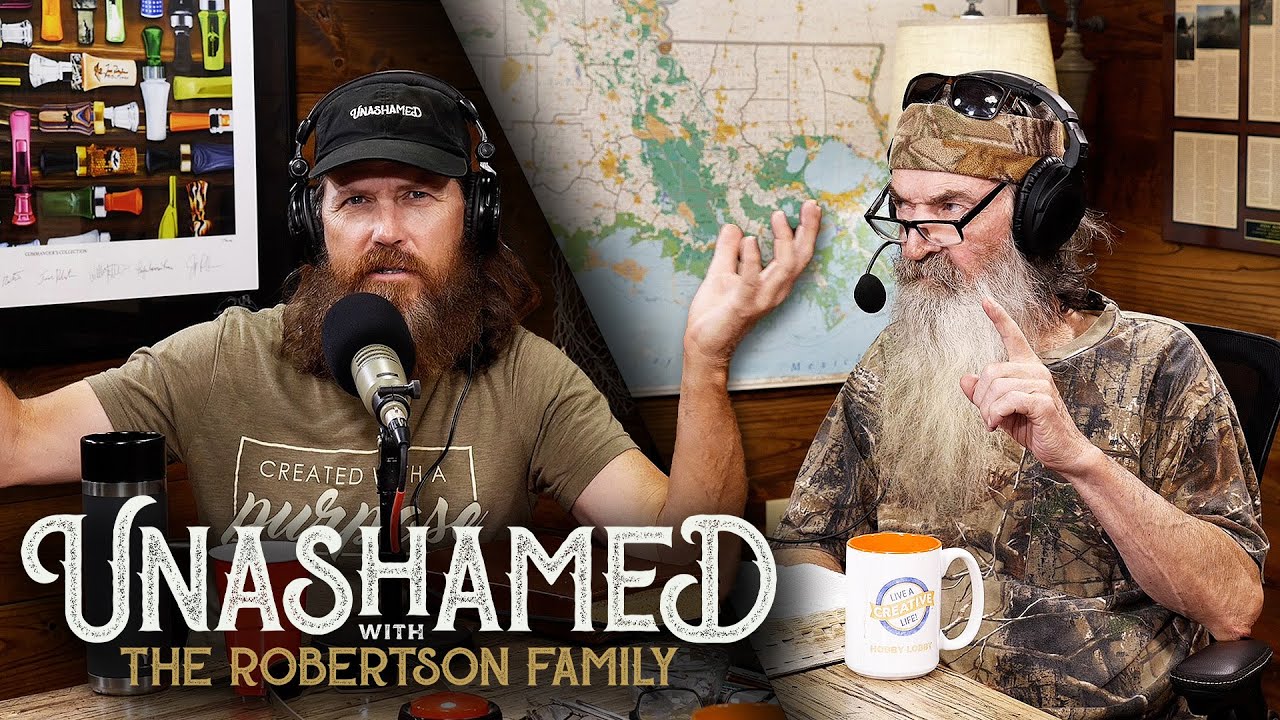 Ep 897 | Jase Piggybacks on Uncle Si’s ‘Duck Dynasty’ Moment & Phil’s Honesty Derails a Conspiracy