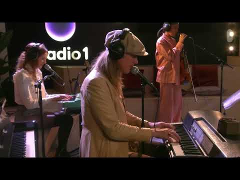 Stef Kamil Carlens & The Poem  - The First Time Ever I Saw Your Face - Live on Radio 1 - Nov 2025