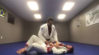 Jiu Jitsu Techniques - Double attack from the mount  and scape