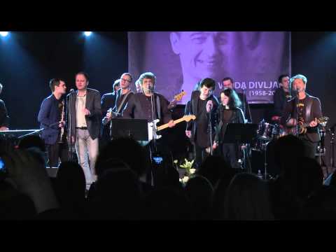 Prijatelji muzičari sviraju Rusiju u čast Vlade Divljana