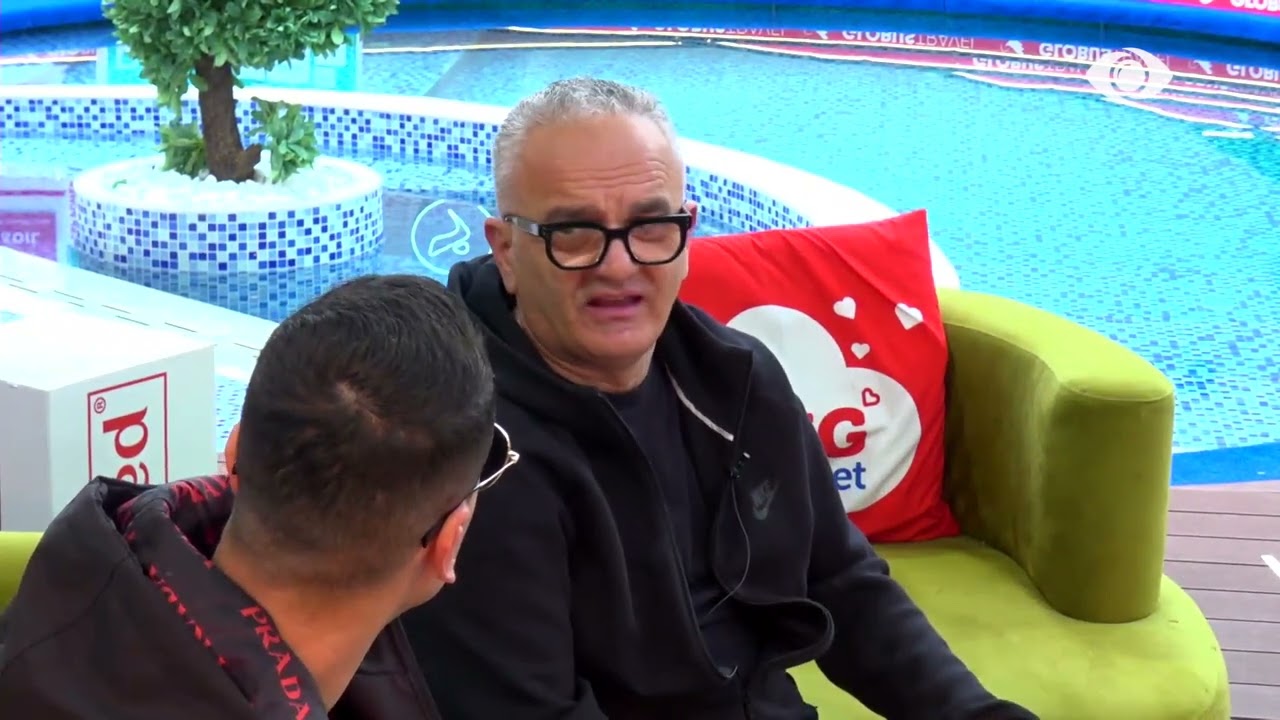 Ti s'ke shtyllë kurrizore/Vijon debati mes Mateos dhe Rogertit: Ty të mbajnë me lekë mami dhe babi