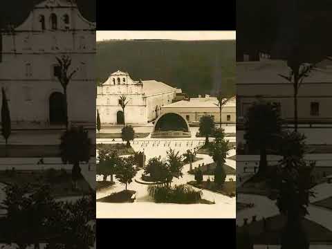 Jalapa Parque central, de antes del terremoto de 1976. Fotographia tomada desde la torre comamdancia