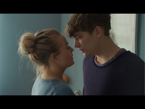 A 40-year-old manager cheats on her husband with a 17-year-old boy | romance movie