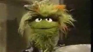 Sesame Street - Everything In The Wrong Place Ball