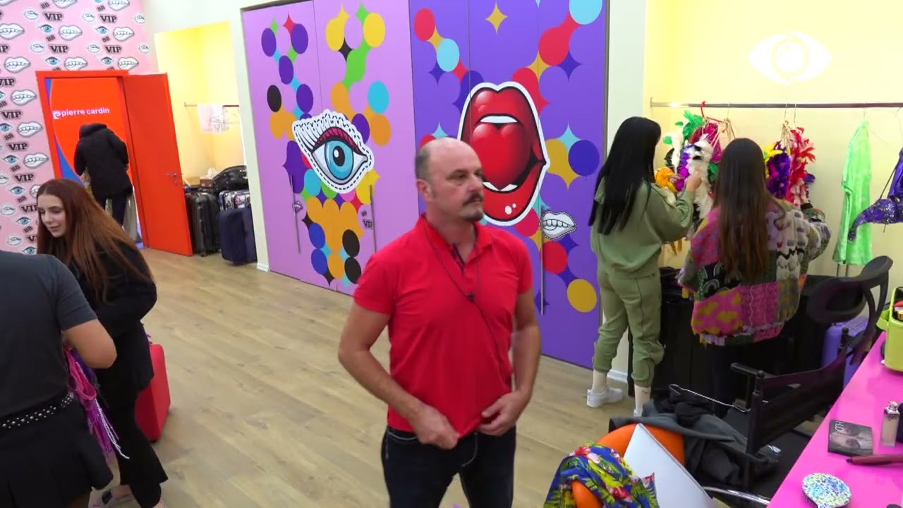 Festë në shtëpi, banorët zgjedhin veshjet latine