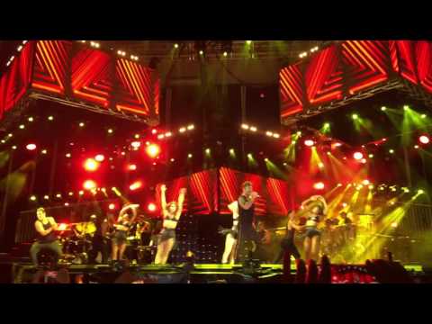 Ricky Martín "Muévete duro "