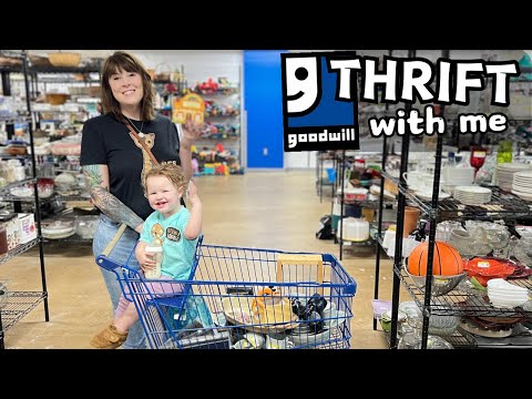 GOODWILL Thrift With Me | + Auction Pickup | Reselling