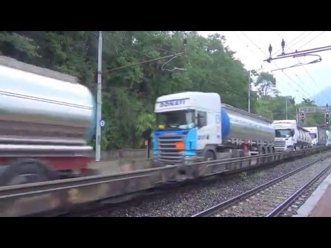 TRENO AUTOSTRADA VIAGGIANTE "RoLa" TRANSITA A PREGLIA (VB) 22 - 6 - 2014.