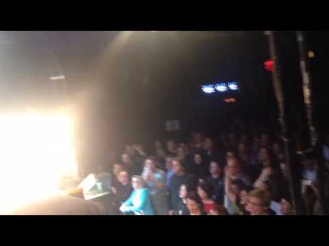 "Keine Angst" - Hallucination Company singt Hansi Lang