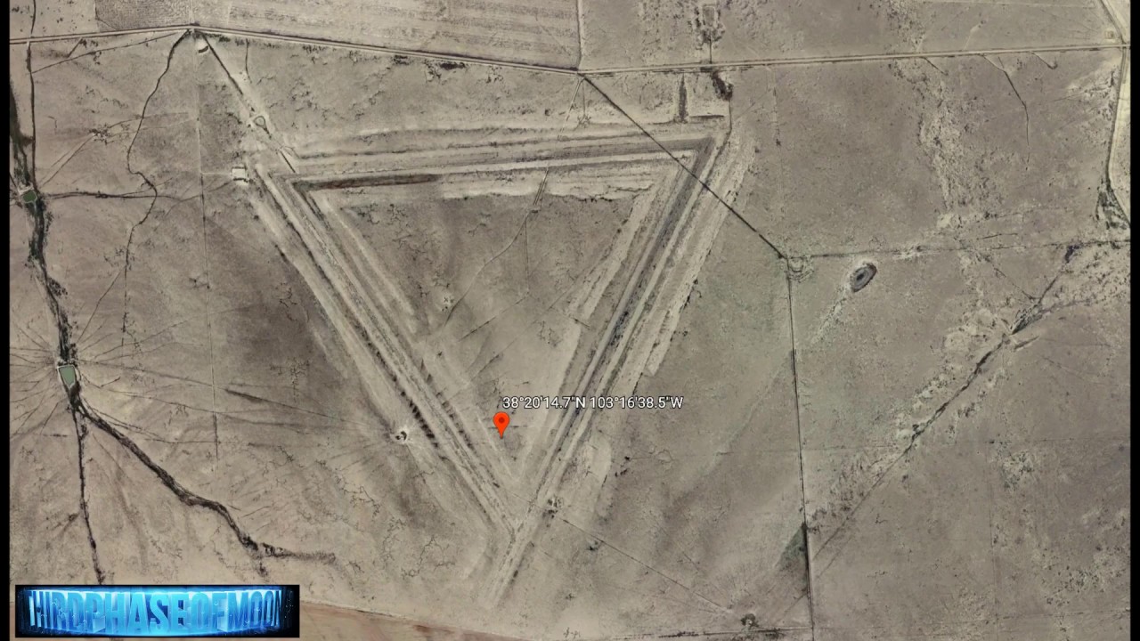 Mysterious MILE WIDE Triangle Found In Arizona! 2017