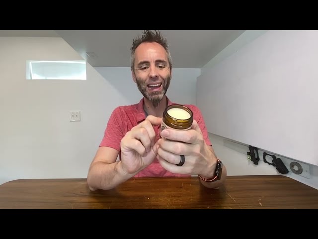 Best Oil-Based Pomade for Thinning Hair - close-up view