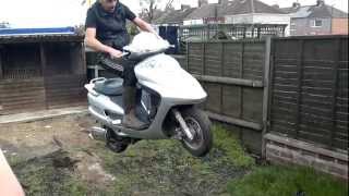 preview picture of video 'dowson doing jump on 125cc scooter'