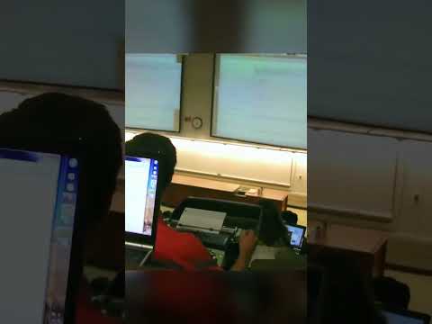 Coolest Guy Ever: When You Take a Typewriter to Class 😂  (via uberKopf)