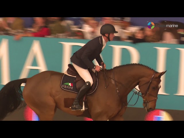 Vídeo relacionado con Látigo de Equitación,Látigo Ecuestre con Mango Suave,Látigo Ecuestre Herramienta,Latigo Cuerode Cuero Artificial Suave,Látigo Entrenamiento Montar Caballo,para Diario Deportes Ecuestres Al Aire Libre