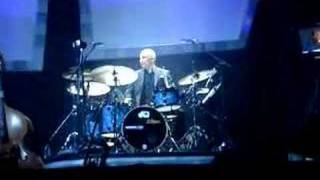 Rob Perkins' drum solo, 22 May 06 in Paris