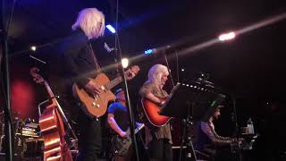 Emmylou Harris w/ Steve Earle's Dukes "Guitar Town" song by Steve Earle (NYC, 2 December 2017)