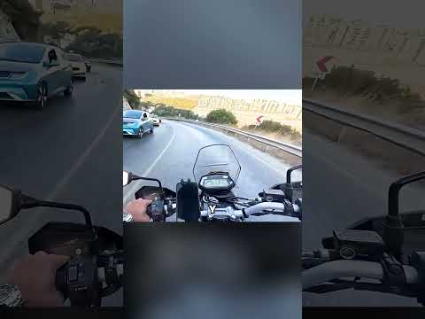 Cómo girar correctamente en una motocicleta🤯