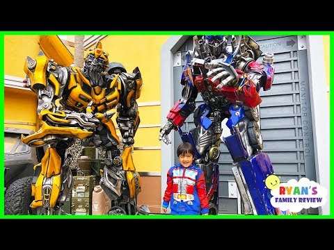 Life Size Transformers Optimus Prime and Bumblebee at Universal Studios Amusement Park!