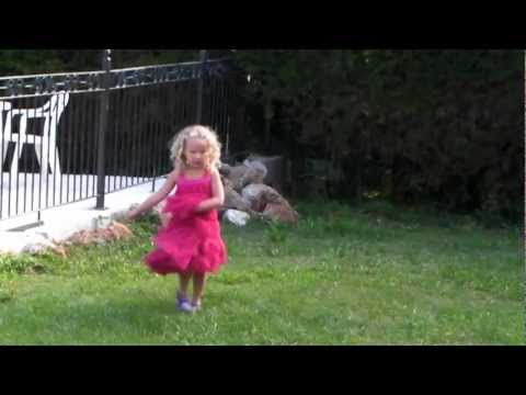 Cute 3 y/o Isla does a Kate Bush impression
