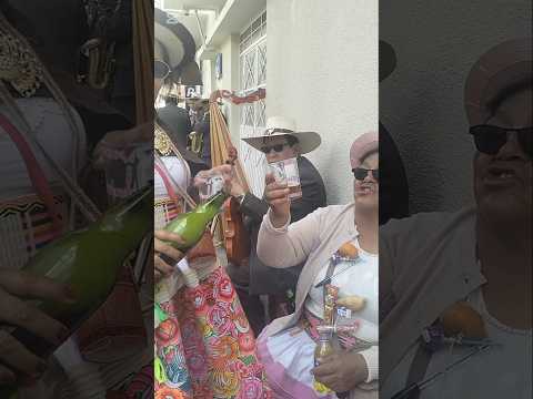 `Así se Toma en Chupaca 😂 | Mamitas Santiagueras: Saco Largo, Obediente o Machazo`